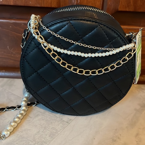 Badgley Mischka   NWT   Round  quilted and dotted with pearls  Crossbody bag - Picture 6 of 11